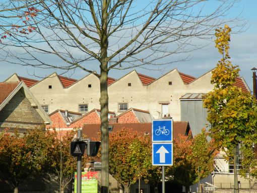  usines, bd Jules Guesde